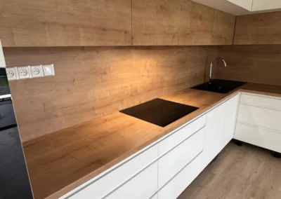 Návrh obývacího pokoje s kuchyní